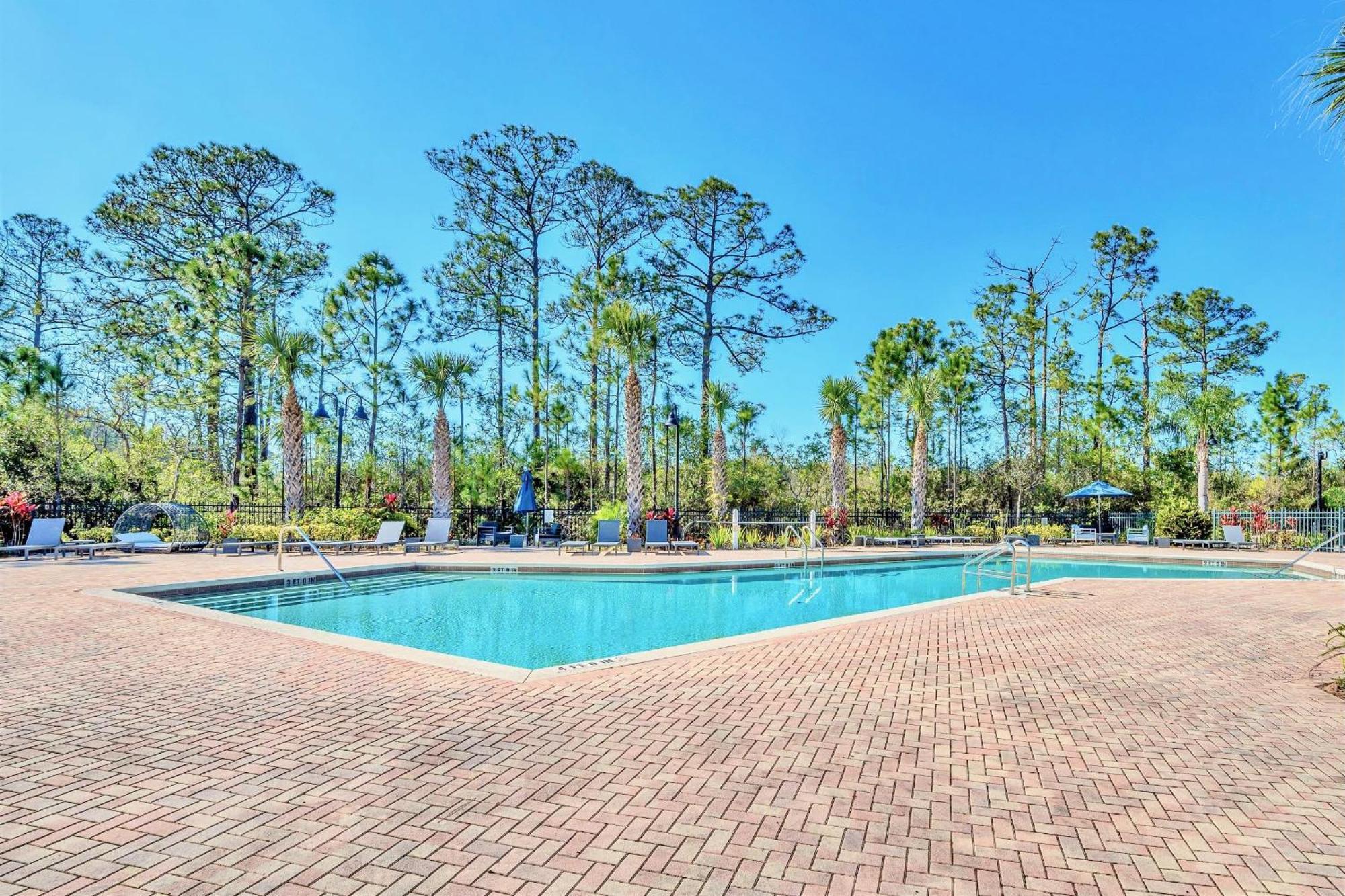 אורלנדו Luxury 2Br Condo - Pool & Hot Tub - Near Disney מראה חיצוני תמונה