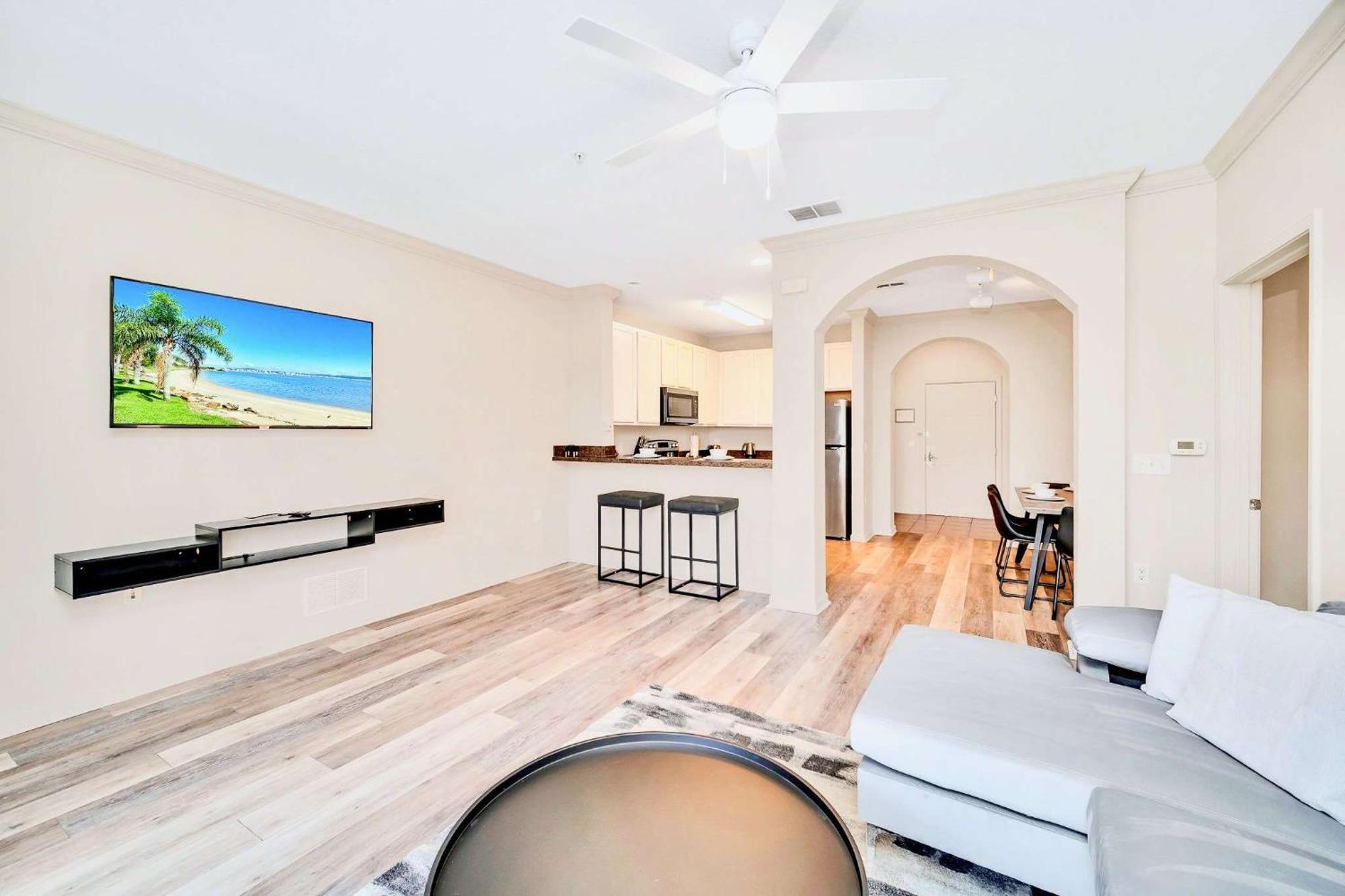 אורלנדו Luxury 2Br Condo - Pool & Hot Tub - Near Disney מראה חיצוני תמונה