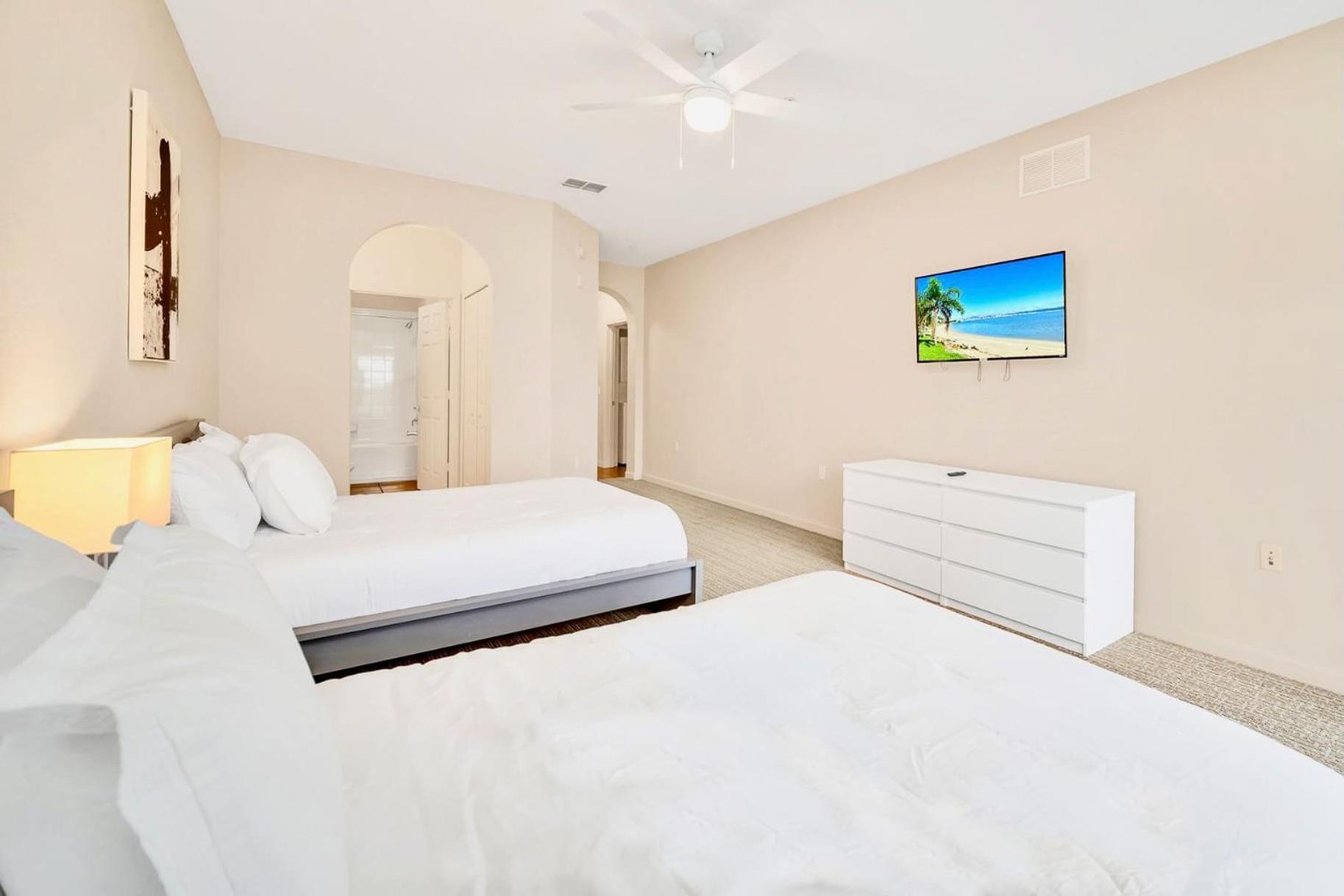 אורלנדו Luxury 2Br Condo - Pool & Hot Tub - Near Disney מראה חיצוני תמונה