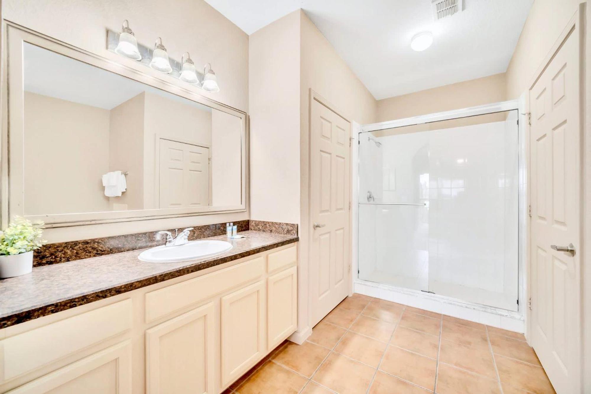 אורלנדו Luxury 2Br Condo - Pool & Hot Tub - Near Disney מראה חיצוני תמונה